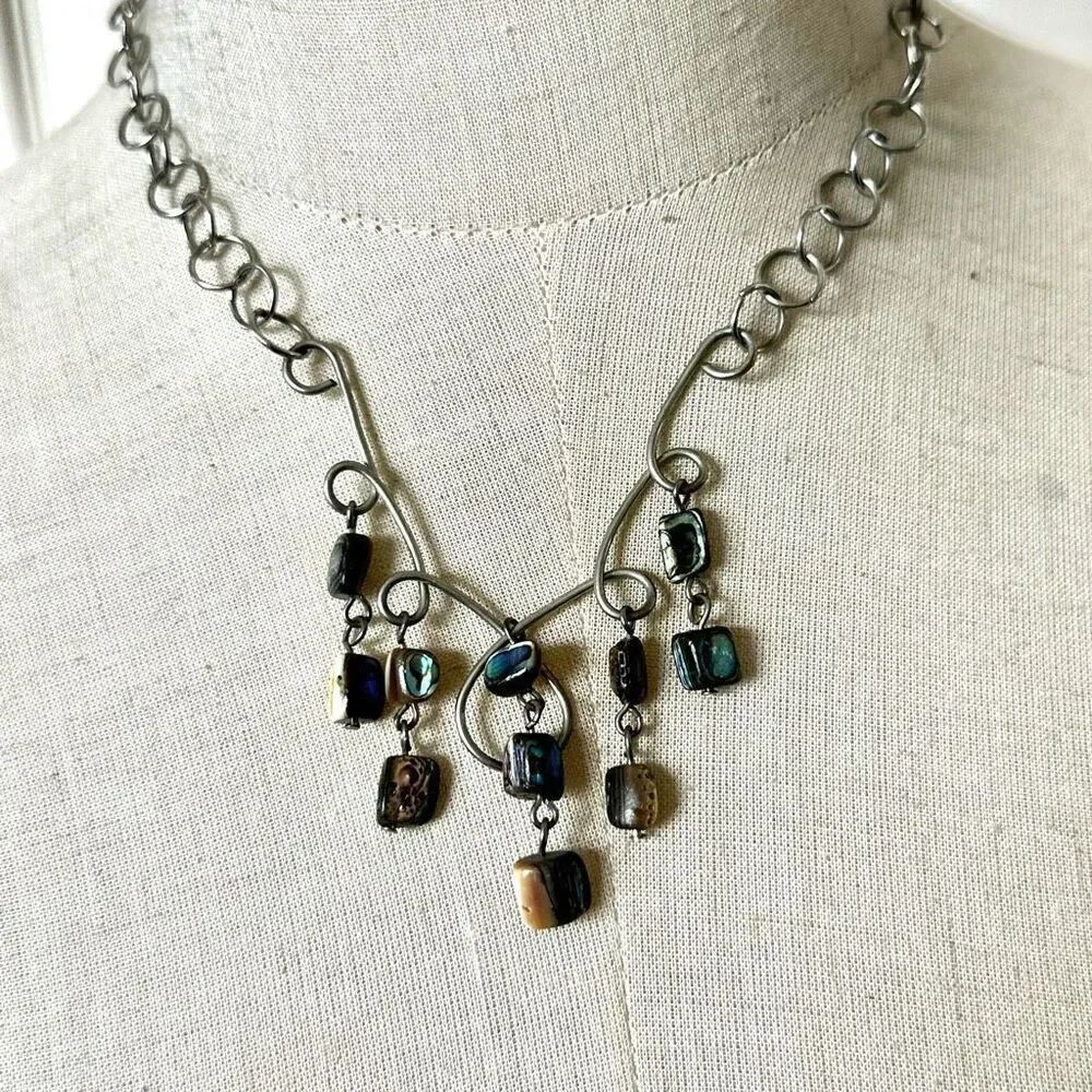 Silver tone abalone wire pendant necklace